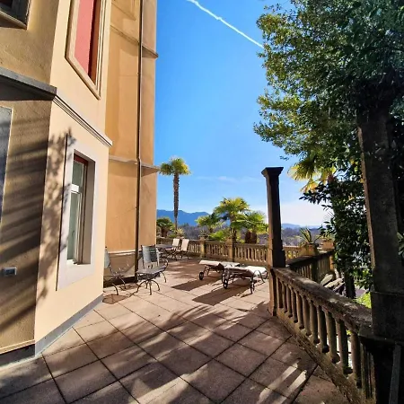 Apartament In Setting *