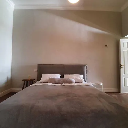 Apartament In Setting *